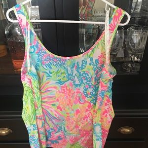 Lilly tank